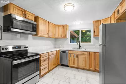 1990 Garfield St, Eugene, OR 97405 - Photo 8