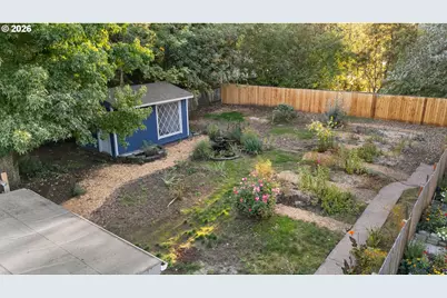 1990 Garfield St, Eugene, OR 97405 - Photo 10
