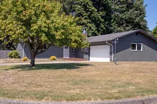 3010 Country Club Dr, Reedsport, OR 97467 - Photo 14