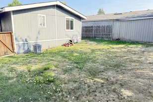 1949 SE Palmquist Rd, Gresham, OR 97080 - Photo 2