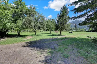 34558 Row River Rd, Cottage Grove, OR 97424 - Photo 16