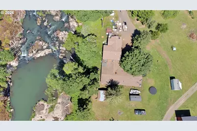 34558 Row River Rd, Cottage Grove, OR 97424 - Photo 18