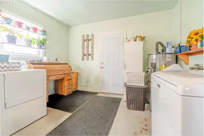 861 W 10th Ave, Junction City, OR 97448 - Photo 14