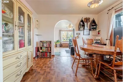 861 W 10th Ave, Junction City, OR 97448 - Photo 4