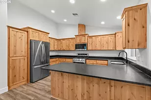 1546 Poplar Dr, Grants Pass, OR 97527 - Photo 14