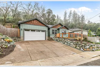 1546 Poplar Dr, Grants Pass, OR 97527 - Photo 4