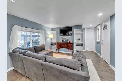 906 SW Alder St #4, Dundee, OR 97115 - Photo 4