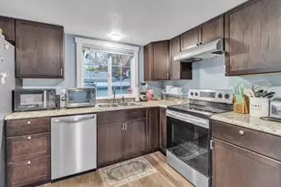 906 SW Alder St, Dundee, OR 97115 - Photo 12