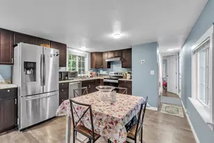 906 SW Alder St, Dundee, OR 97115 - Photo 8