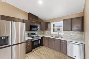 907 Cowl St, Milton-Freewater, OR 97862 - Photo 6