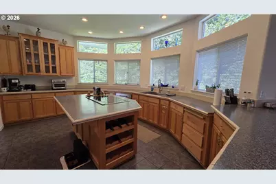 30245 Hummingbird Hill Rd, Gold Beach, OR 97444 - Photo 20
