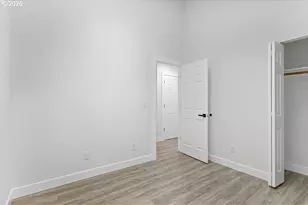 512 SW Eastman Pkwy, Gresham, OR 97080 - Photo 36