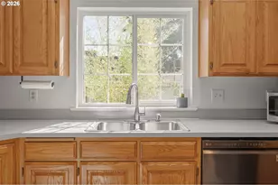 1315 Arcadia Dr, Eugene, OR 97401 - Photo 14