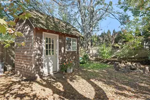 1315 Arcadia Dr, Eugene, OR 97401 - Photo 38