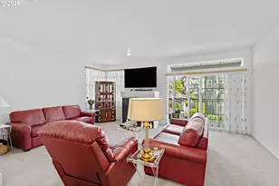 818 NW 118th Ave, Portland, OR 97229 - Photo 8