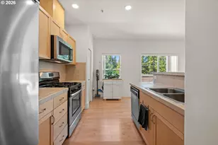 818 NW 118th Ave, Portland, OR 97229 - Photo 14