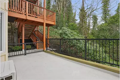423 NW Uptown Ter #1 B, Portland, OR 97210 - Photo 2