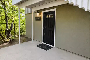 1525 Garfield Pl, Eugene, OR 97402 - Photo 1