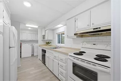 68258 Ridge Rd, North Bend, OR 97459 - Photo 16