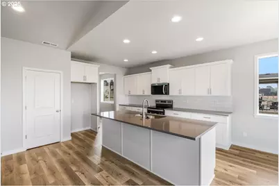 705 E Fourth St, Yamhill, OR 97148 - Photo 16