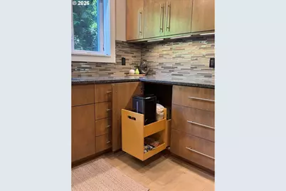 762 NW Westover Sq, Portland, OR 97210 - Photo 18