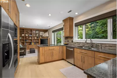 762 NW Westover Sq, Portland, OR 97210 - Photo 14