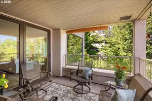 762 NW Westover Square, Portland, OR 97210 - Photo 10
