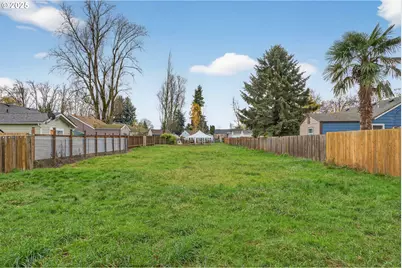 9403 NE Gertz Ct, Portland, OR 97211 - Photo 24
