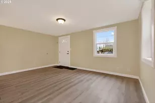 9403 NE Gertz Ct, Portland, OR 97211 - Photo 4