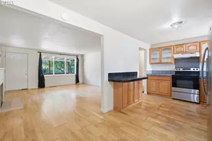 215 NE 167th Pl, Portland, OR 97230 - Photo 8