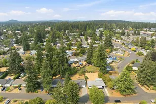 215 NE 167th Pl, Portland, OR 97230 - Photo 2