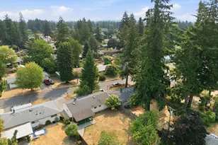 215 NE 167th Pl, Portland, OR 97230 - Photo 36