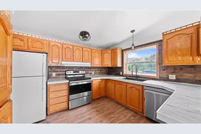 626 NW 4th Ave, Milton-Freewater, OR 97862 - Photo 6