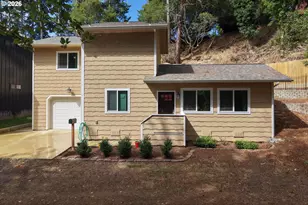 2143 Ash St, North Bend, OR 97459 - Photo 2