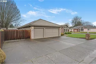 3105 Wolf Meadows Ln, Eugene, OR 97408 - Photo 2