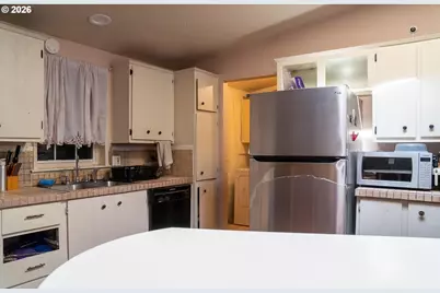 300 S Everest Rd, Newberg, OR 97132 - Photo 6