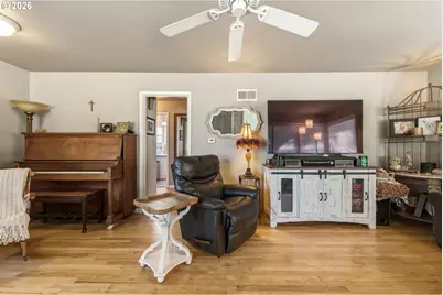 33 W Cedar Dr, Hermiston, OR 97838 - Photo 4