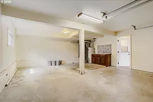14539 SE Center St, Portland, OR 97236 - Photo 28