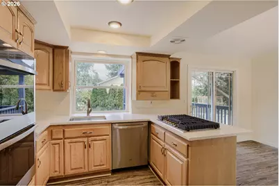 14539 SE Center St, Portland, OR 97236 - Photo 10