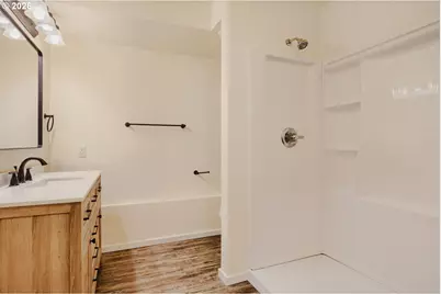 14539 SE Center St, Portland, OR 97236 - Photo 22