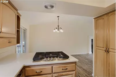 14539 SE Center St, Portland, OR 97236 - Photo 12