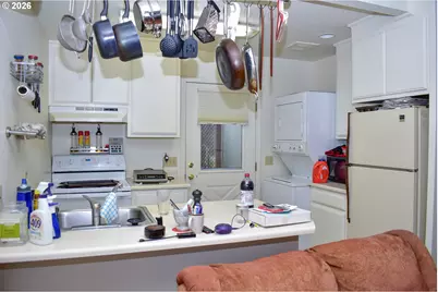 1114 Reddy Ave, Medford, OR 97504 - Photo 2