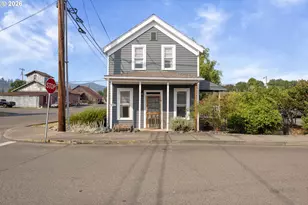 203 NE 2nd St, Oakland, OR 97462 - Photo 2