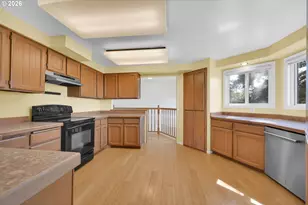 952 Summit Blvd, Springfield, OR 97477 - Photo 10