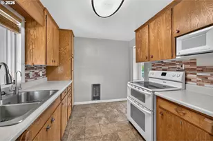 1829 E 10th St, The Dalles, OR 97058 - Photo 34