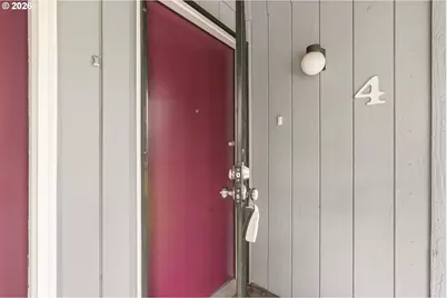 10000 SW Hall Blvd #4, Portland, OR 97223 - Photo 4