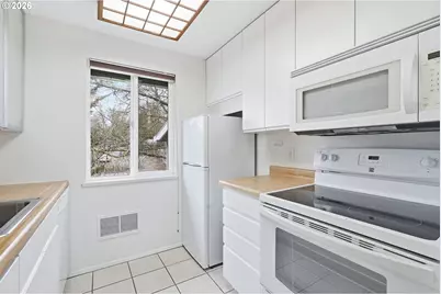 10000 SW Hall Blvd #4, Portland, OR 97223 - Photo 12