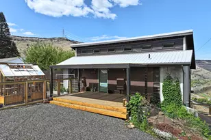 400 Lincoln Ave, Maupin, OR 97037 - Photo 1