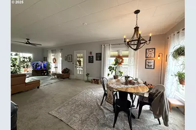 725 NE Denver St, Roseburg, OR 97470 - Photo 2