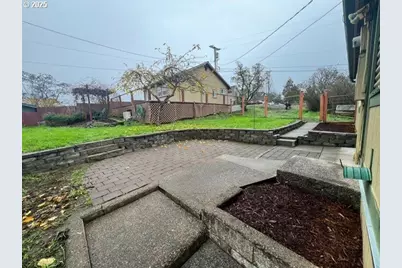 725 NE Denver St, Roseburg, OR 97470 - Photo 24